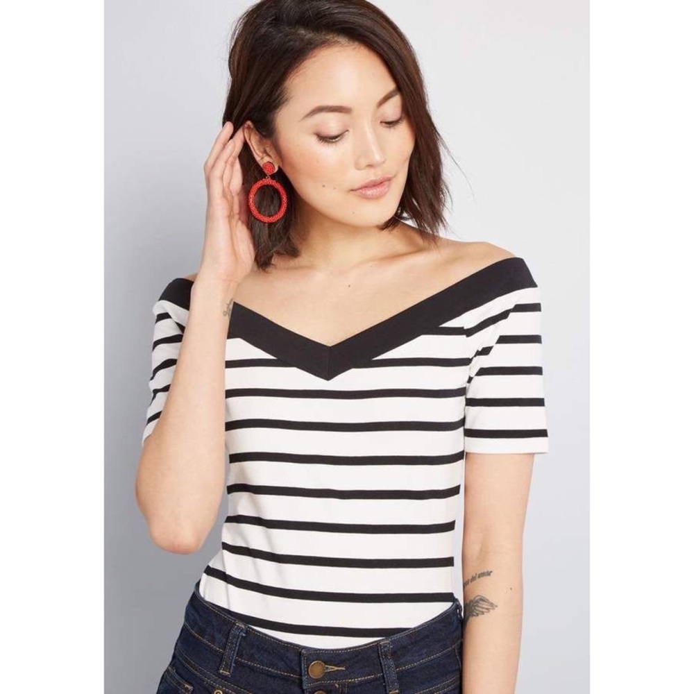 ModCloth V Neck Off Shoulder Stripe Bardot Top - Picture 1 of 6